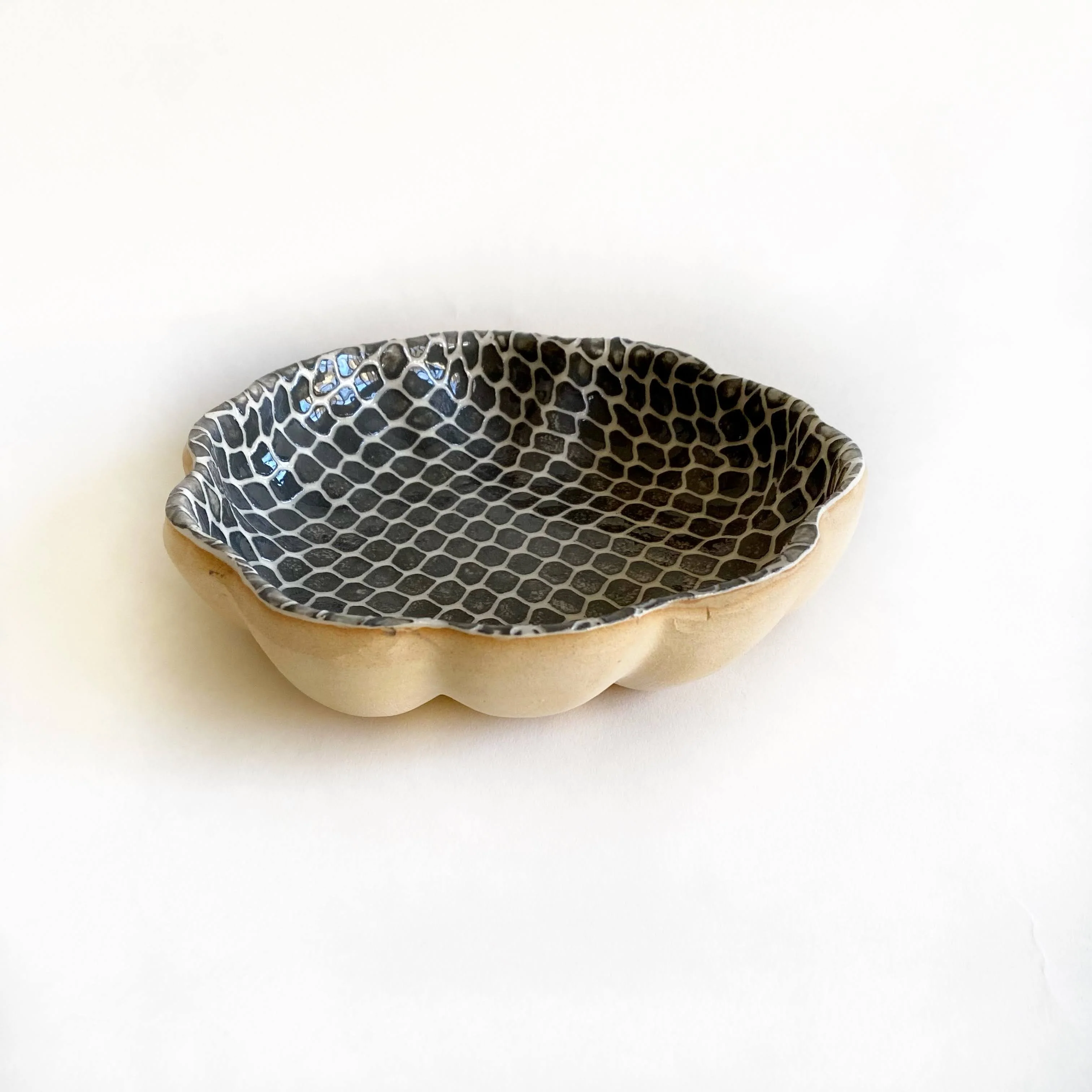 Charcoal Medium Scallop Bowl - Image 2