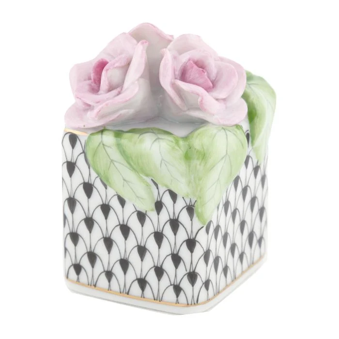 Roses in Vase - Image 8