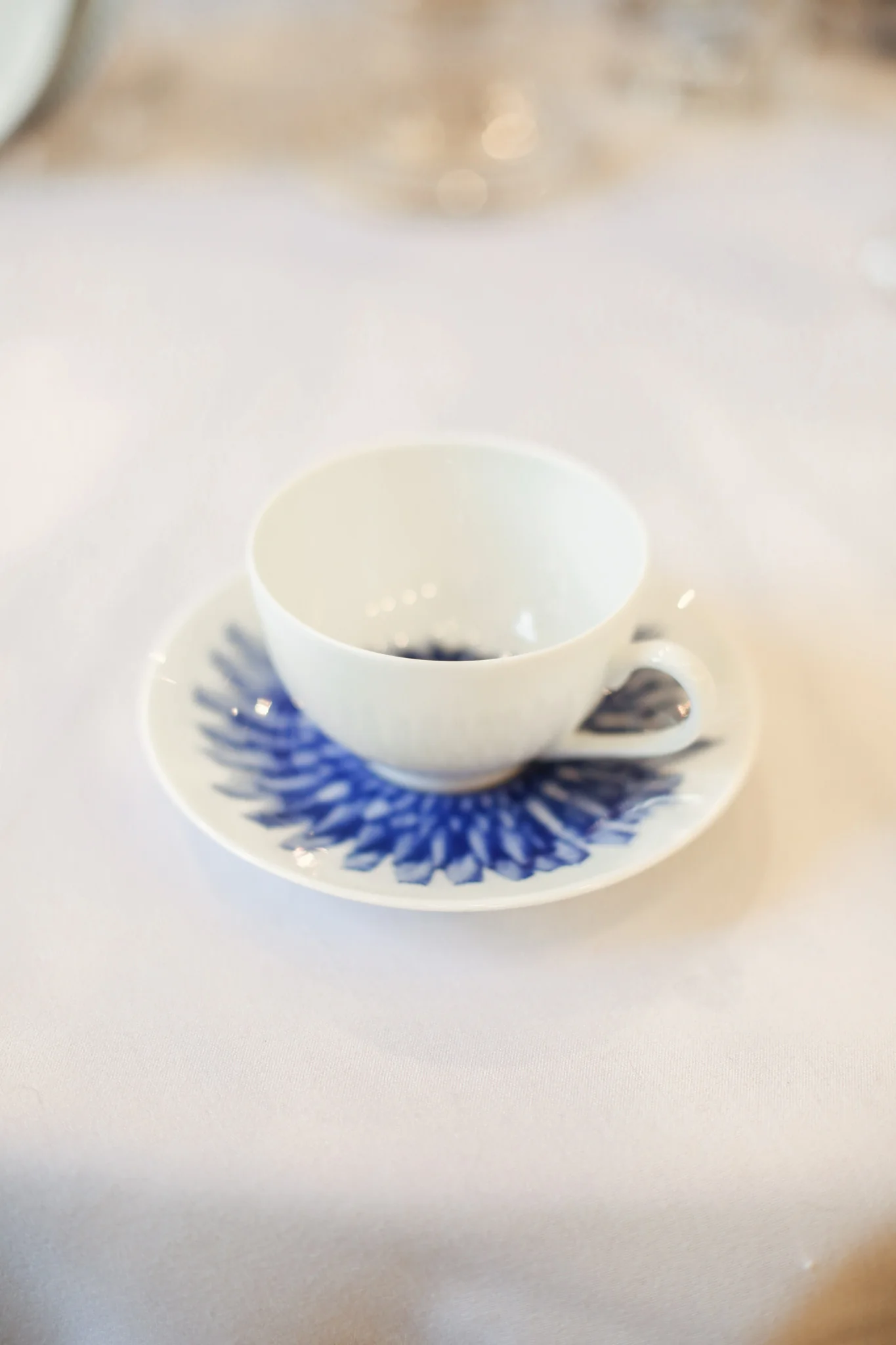 In Bloom Tea Saucer (Boule Shape) - Image 2